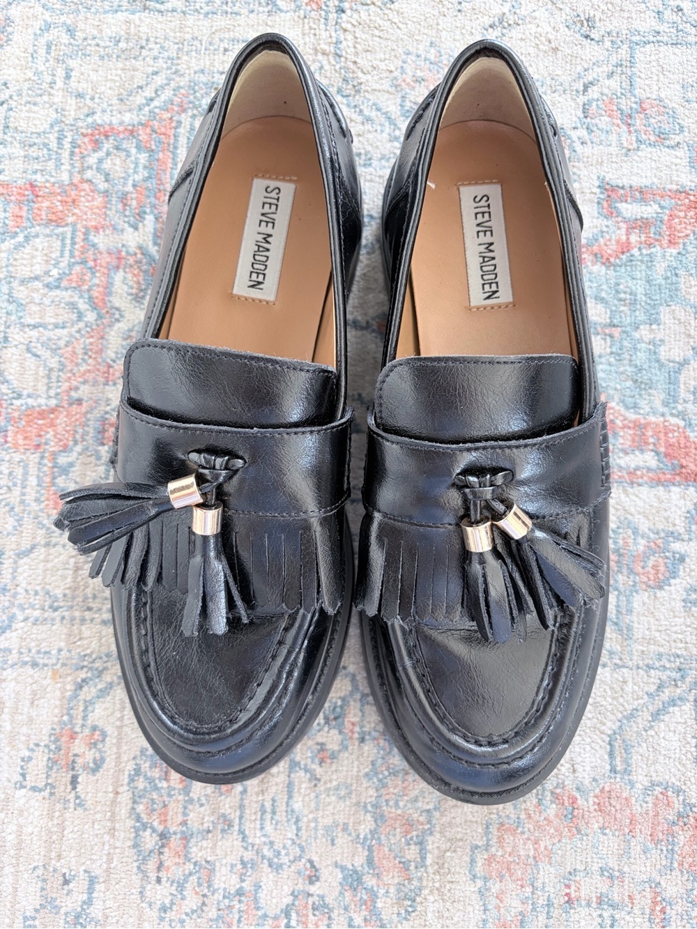 Steve Madden Black Leather Tassel Kiltie Loafers